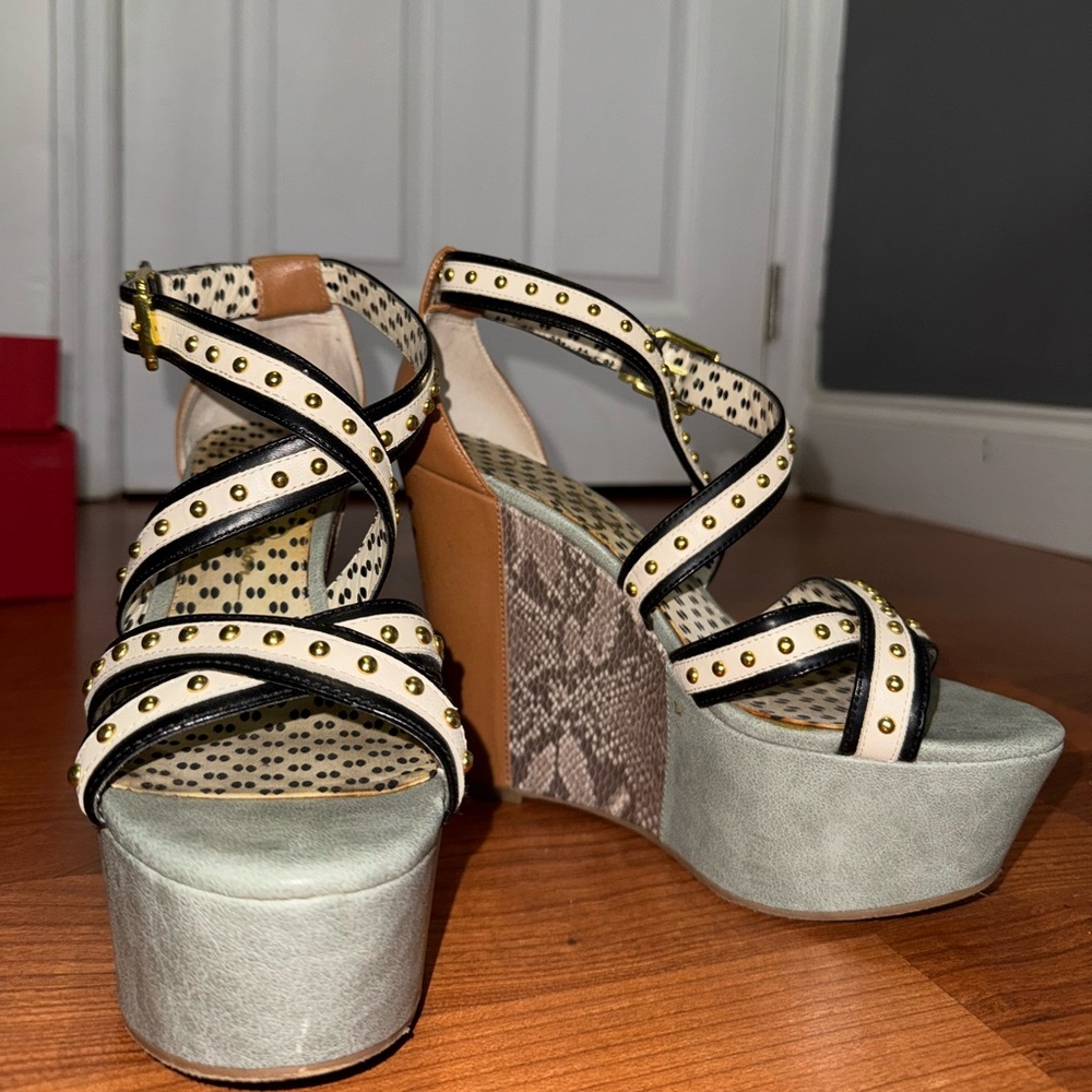 Jessica Simpson wedges